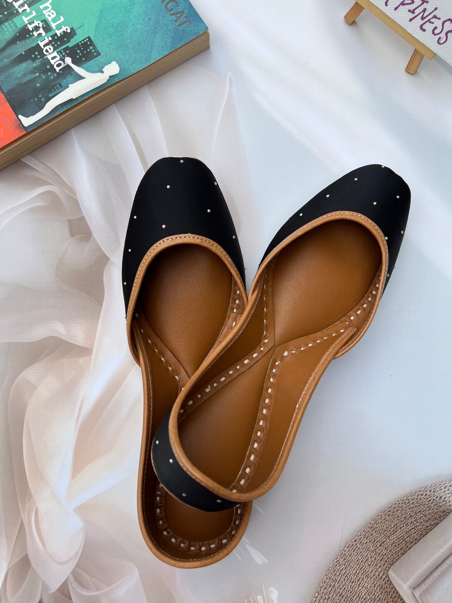 BEADS JUTTIS (BLACK)