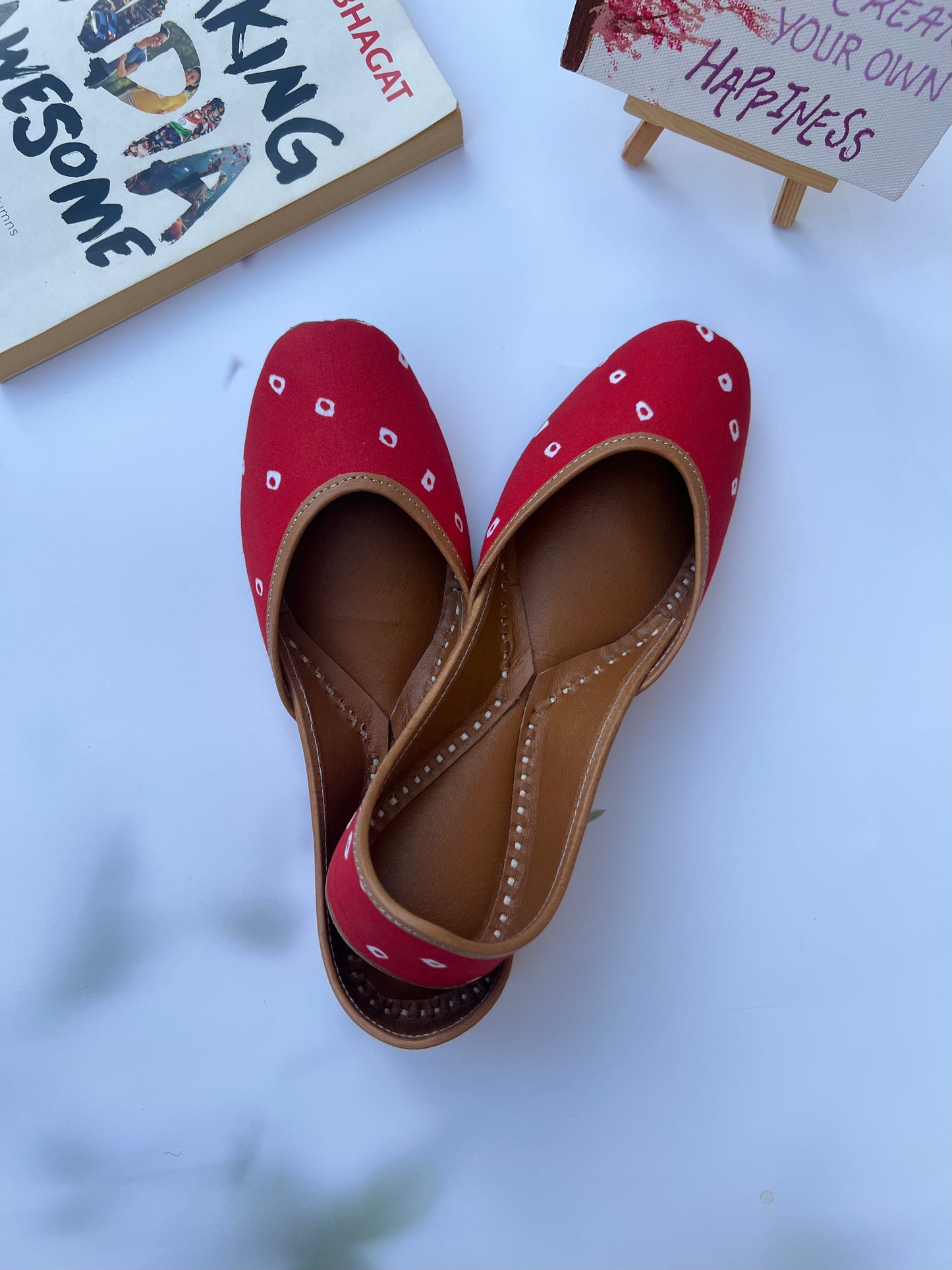 BANDHANI JUTTIS (RED COLOR)