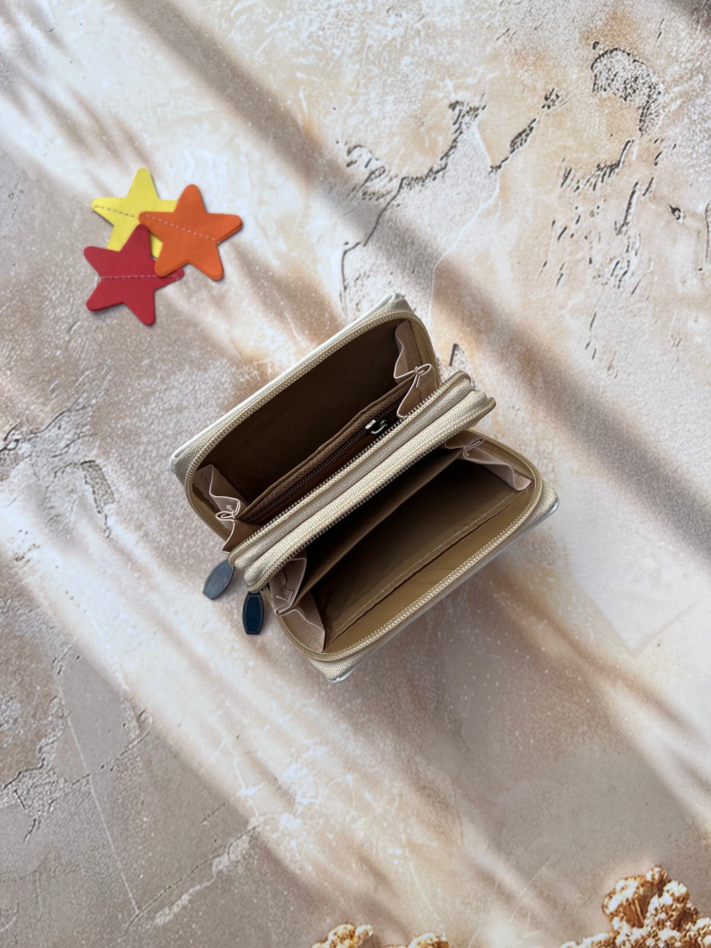 WALLET:- BLUE BLOOM