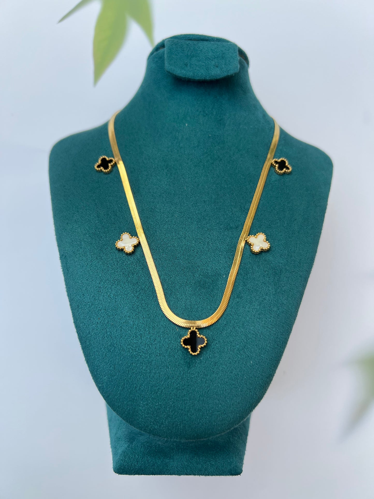 NECKLACE :- BLOSSOM