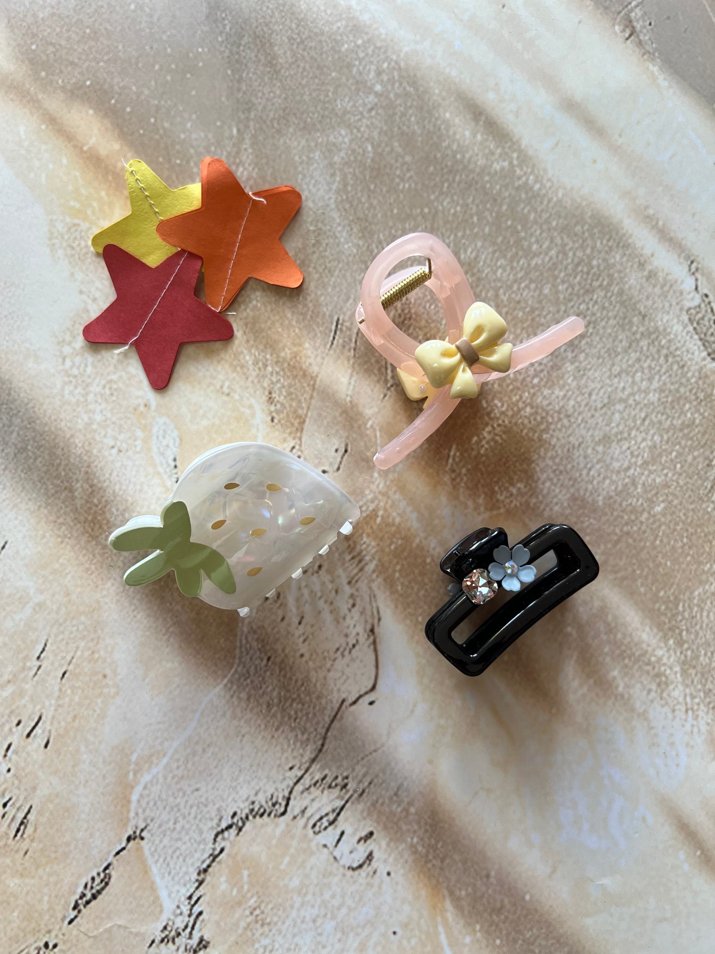 WHITE BERRY CLAW CLIPS:- PACK OF 3