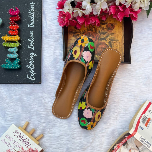 LA  FLORA SLIPONS (black colour)
