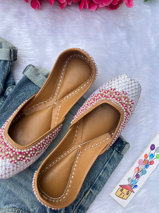 WHITE AND PINK PEARL JUTTIS
