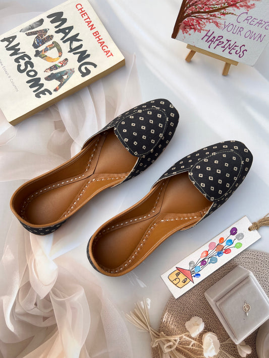 BANDHANI  LOAFERS (BLACK COLOR)