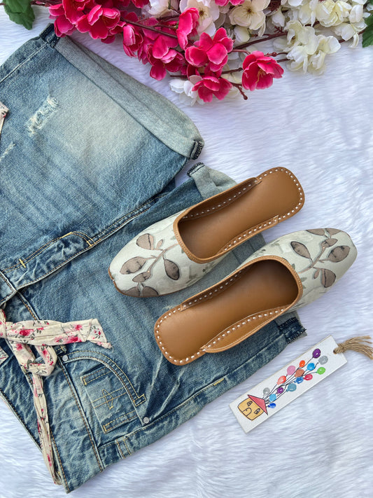 BOTANICAL SLIPONS (BROWN LEAVES)
