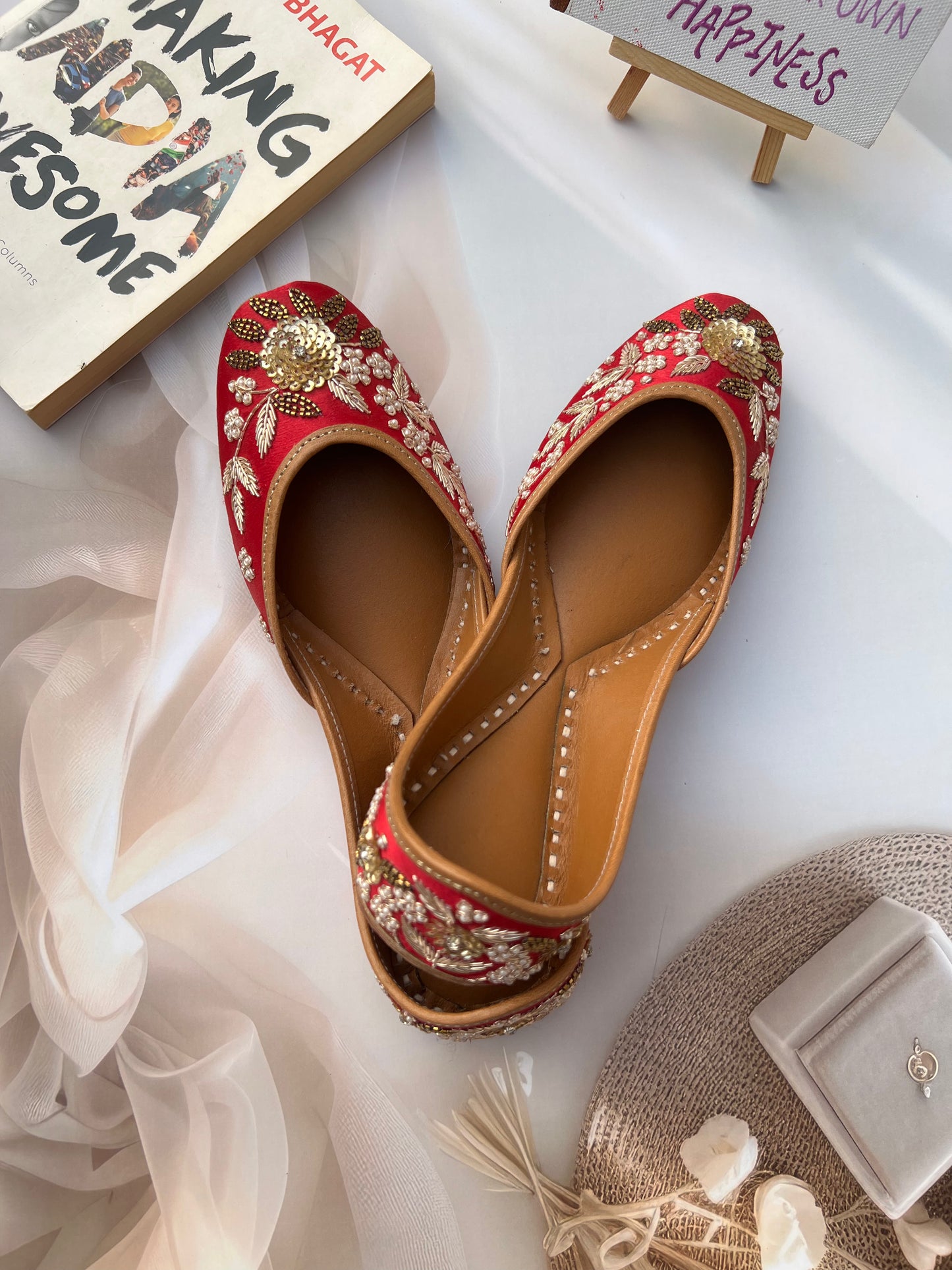 ROSY JUTTIS (SHADE OF RED-RANI)