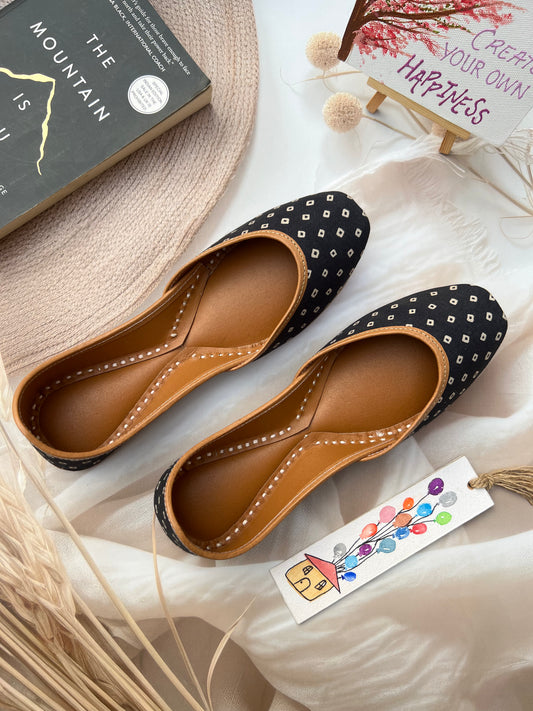 BANDHANI JUTTIS (BLACK COLOR)