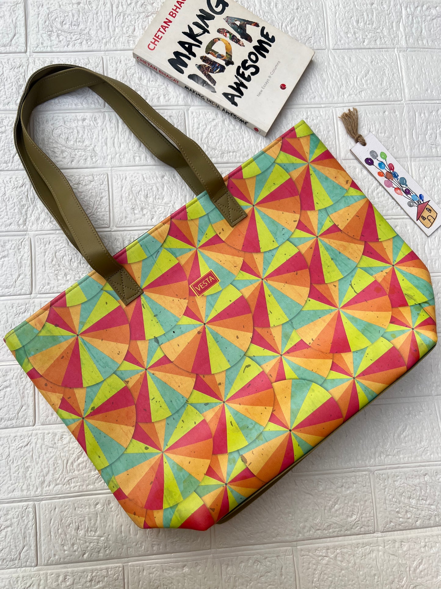 PIN-WHEEL EVERYDAY TOTE