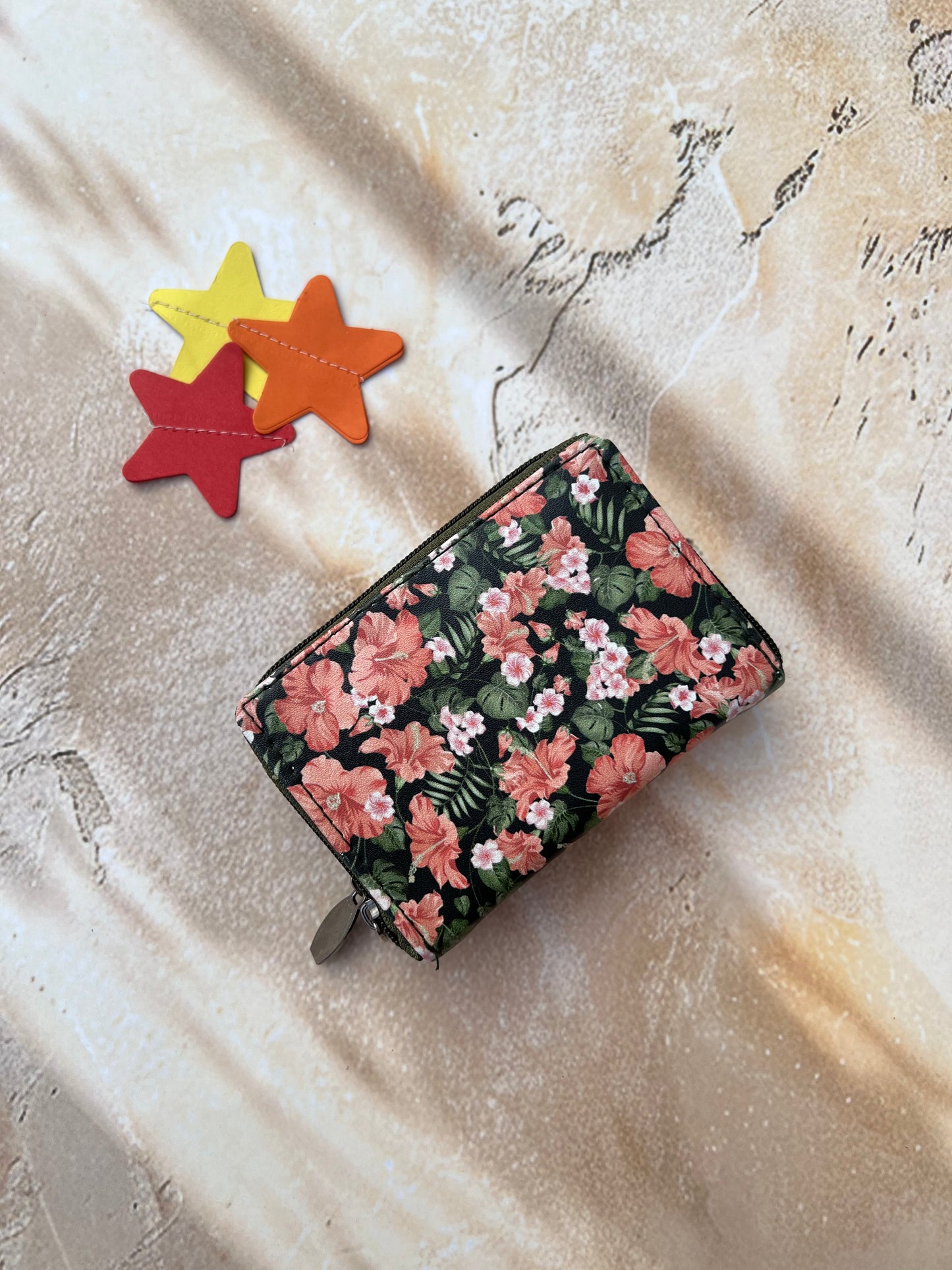 WALLET:- GREEN DAISY