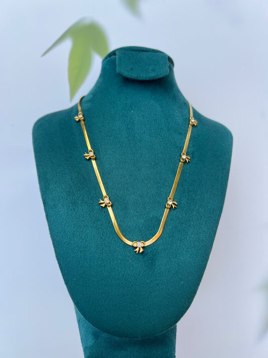 NECKLACE :- BOWLINE