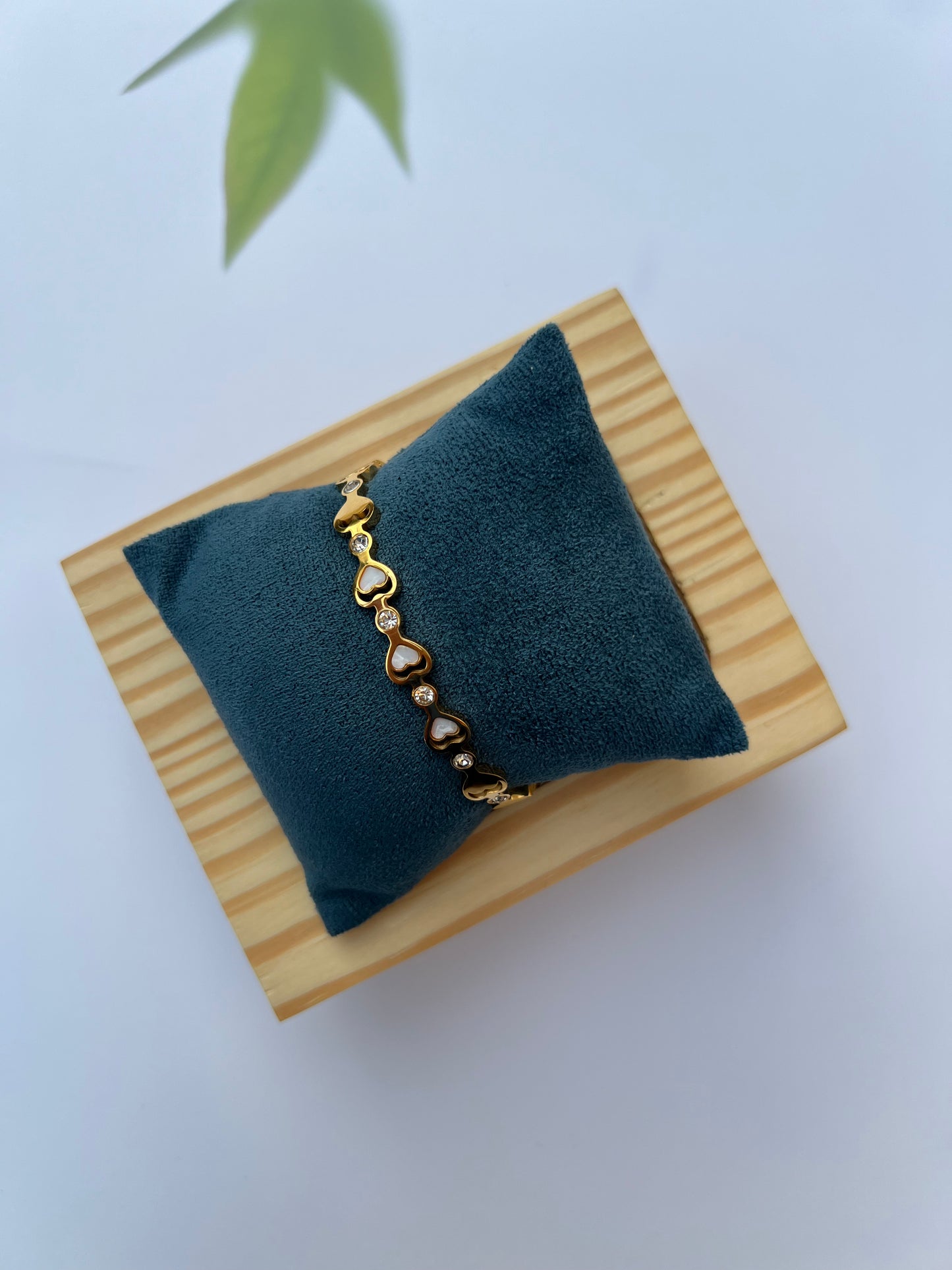 BRACELET :- CORE