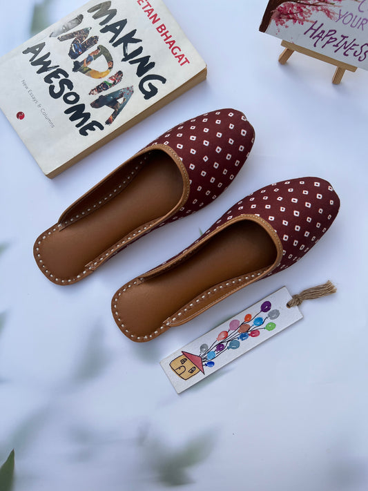 BANDHANI SLIPONS (COFFEE COLOR)