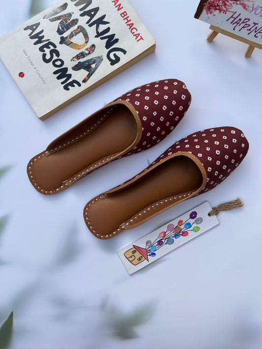 BANDHANI SLIPONS (COFFEE COLOR)