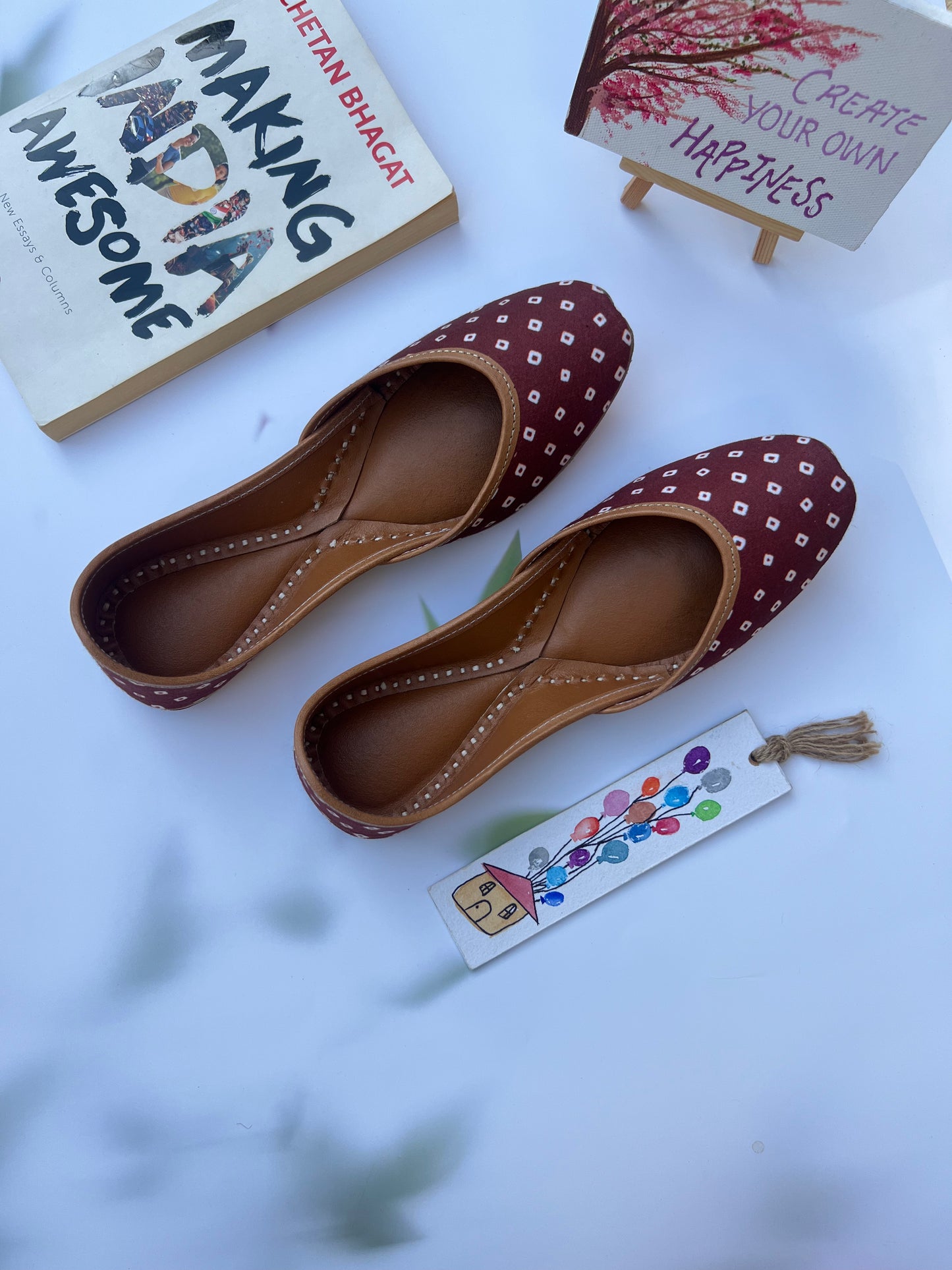 BANDHANI JUTTIS (COFFEE COLOR)