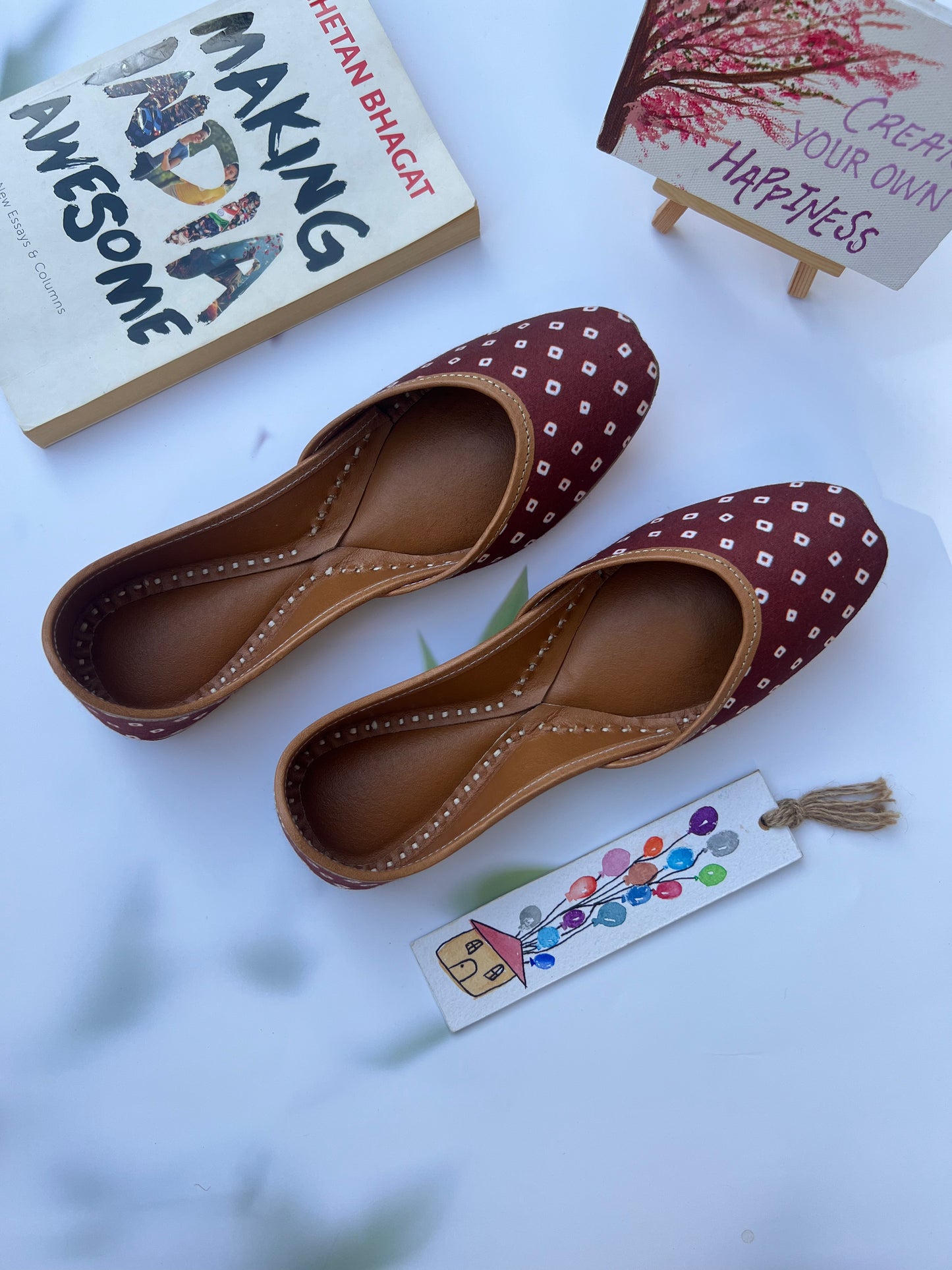 BANDHANI JUTTIS (COFFEE COLOR)
