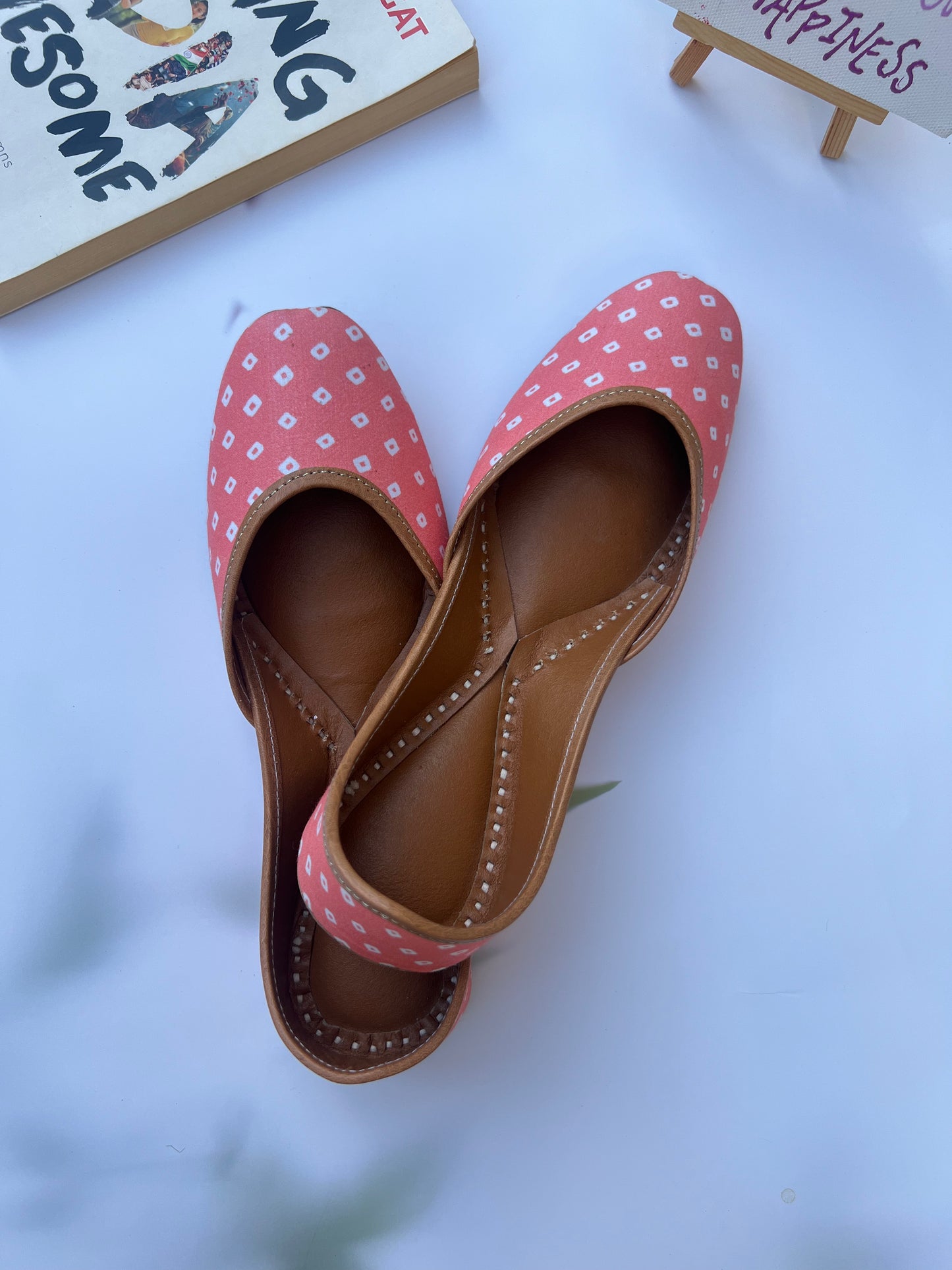 BANDHANI JUTTIS (PEACH COLOR)