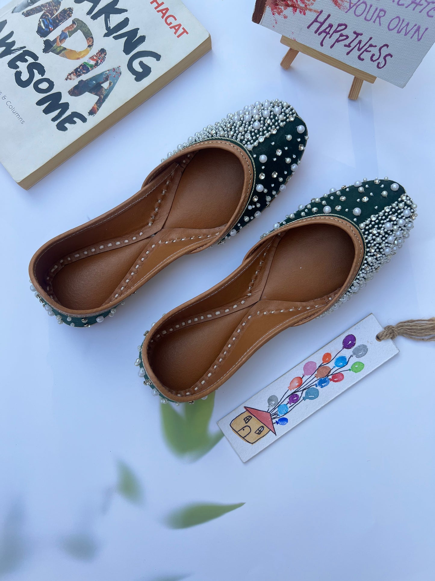 DARK OLIVE GREEN PEARL JUTTIS